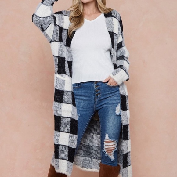 Sweaters - #51 Oversized Black cream fuzzy open cardigan with pockets